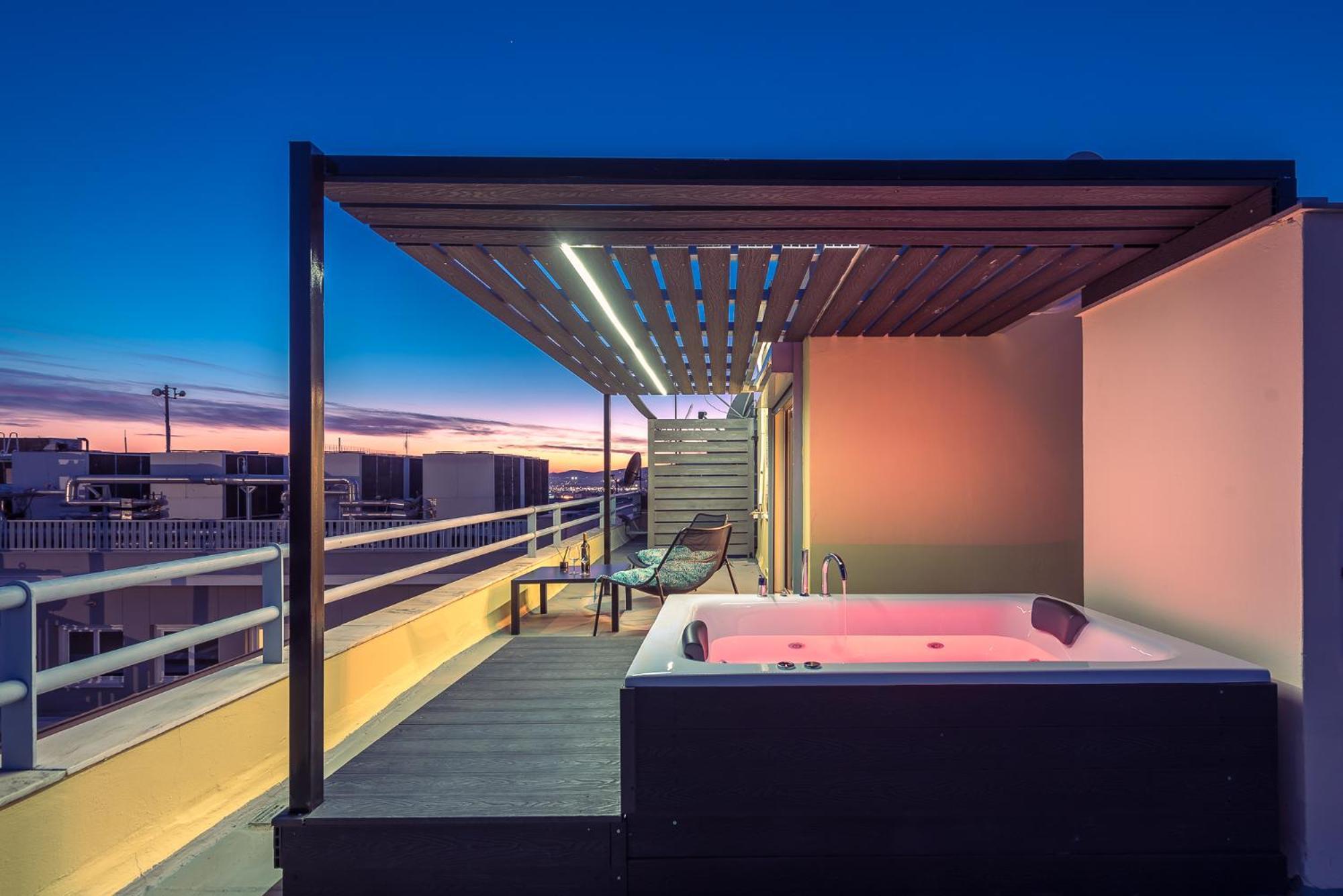 Acropolis View Mini Sky Suite & Hot Tub Athen Exterior foto